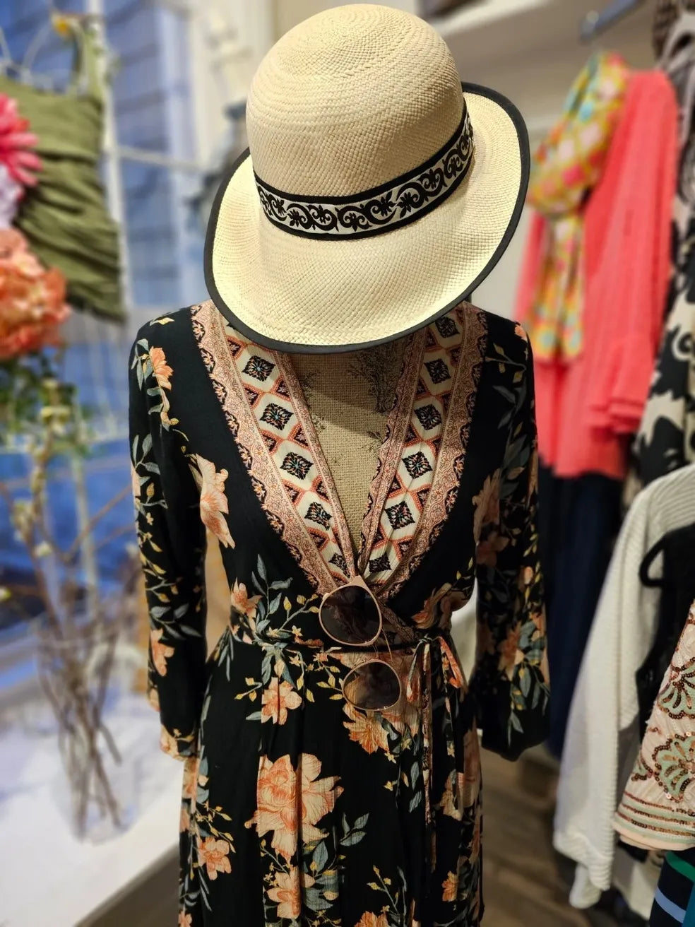 ACCESSORIES/HATS SCARVES