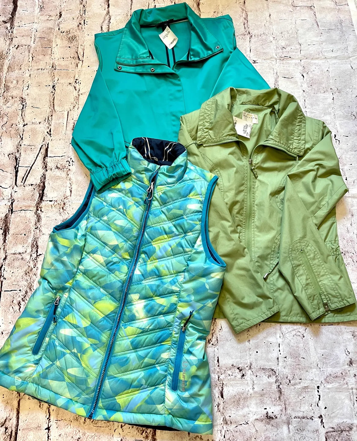 ACTIVE/LEISURE WEAR
