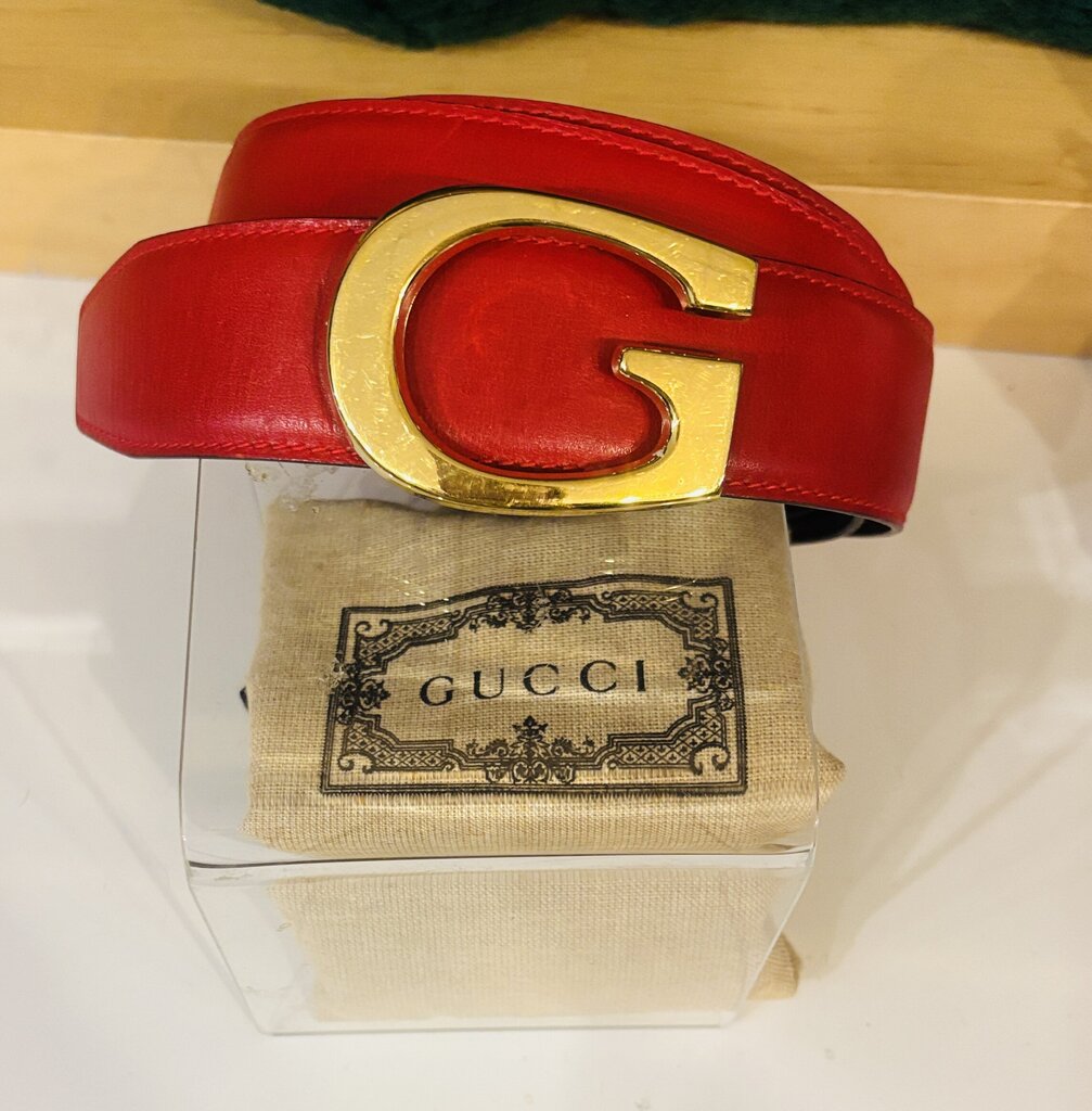 Gucci Leather G buckle belt