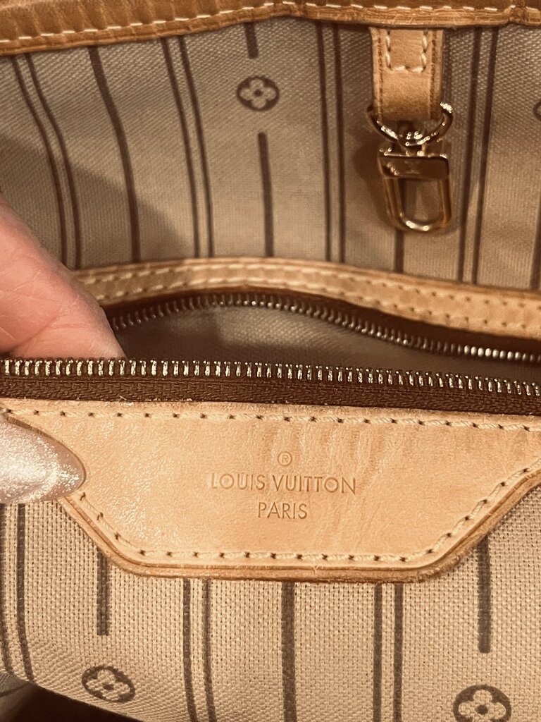 Louis Vuitton delightful MM hobo tote